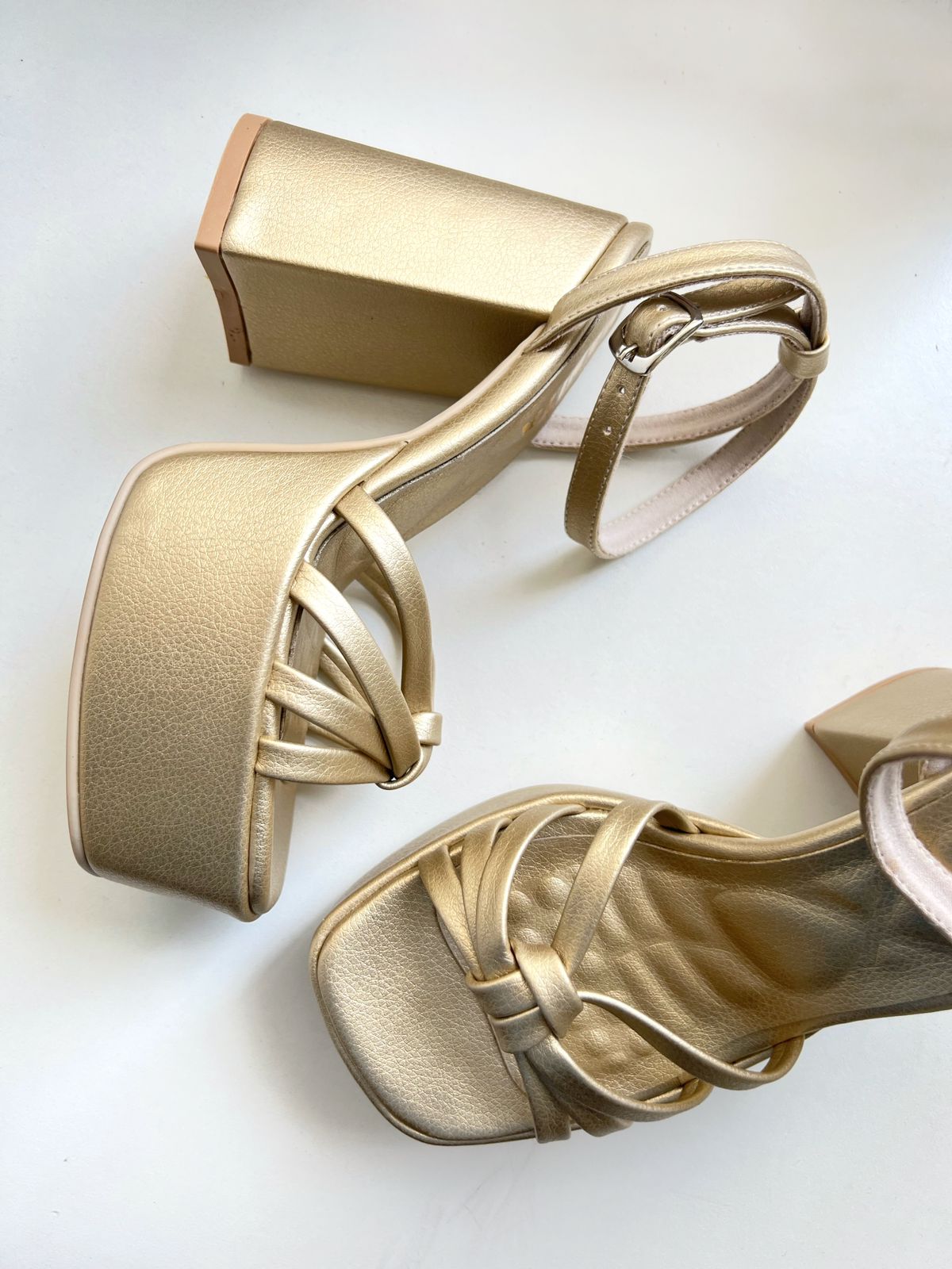 Tacón dorado - Steffi