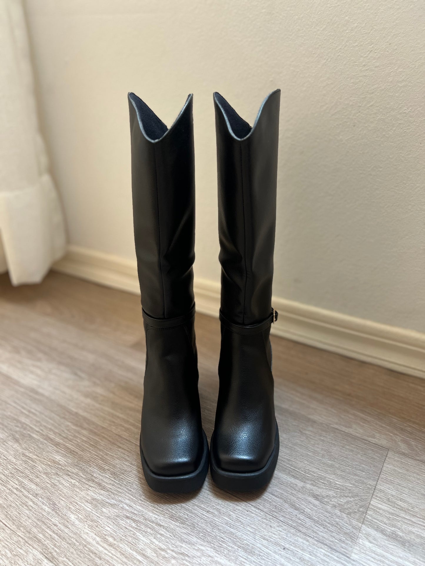 Bota negra - Rayza