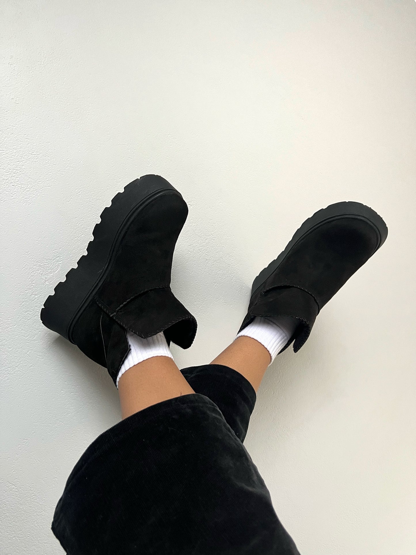 Pantubota - Cozy black
