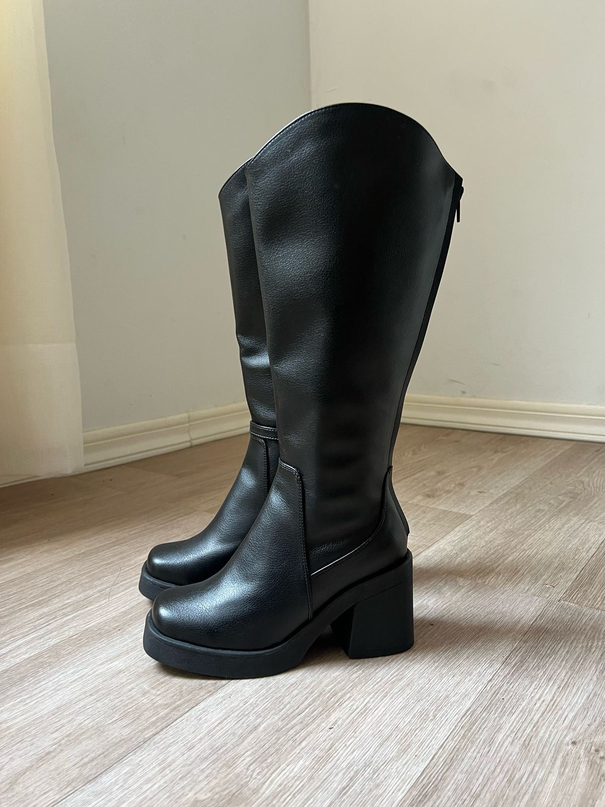 Bota negra - Rayza