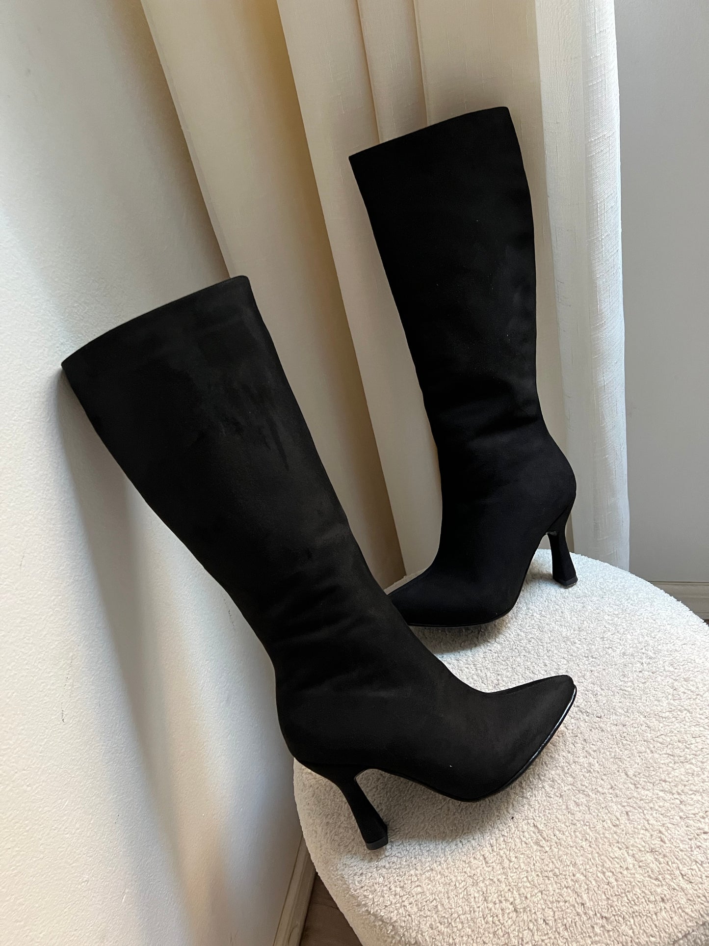 Bota negra - Dolly