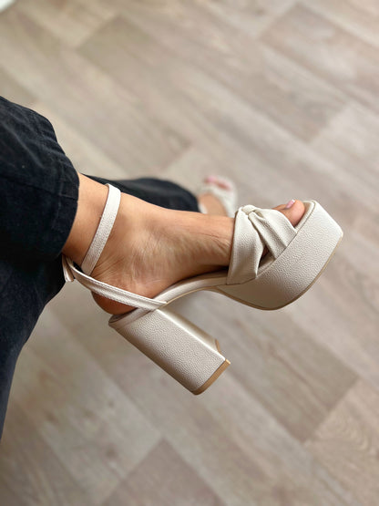 Tacón hueso - Daisy