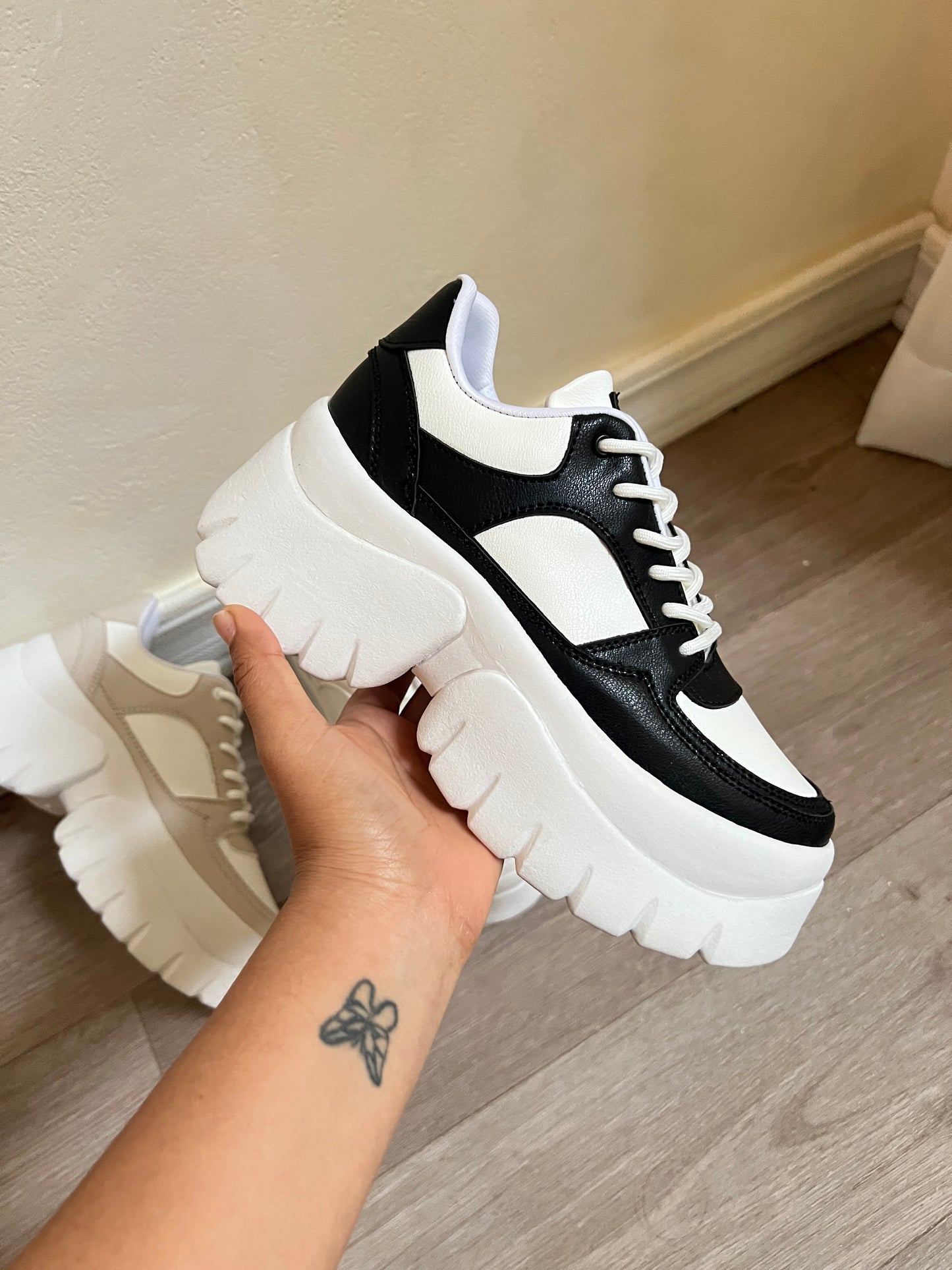 Zapatillas Negras - Abbi