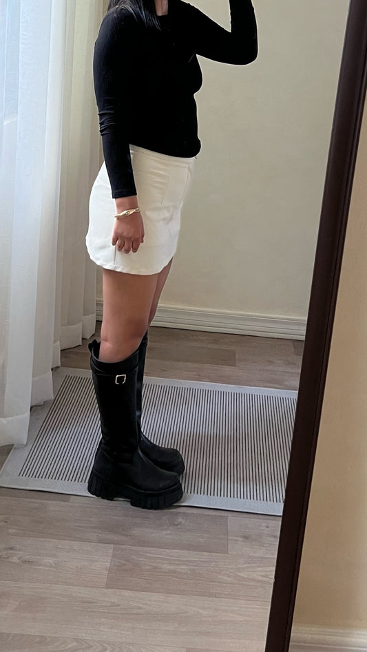 Bota negra - Simone