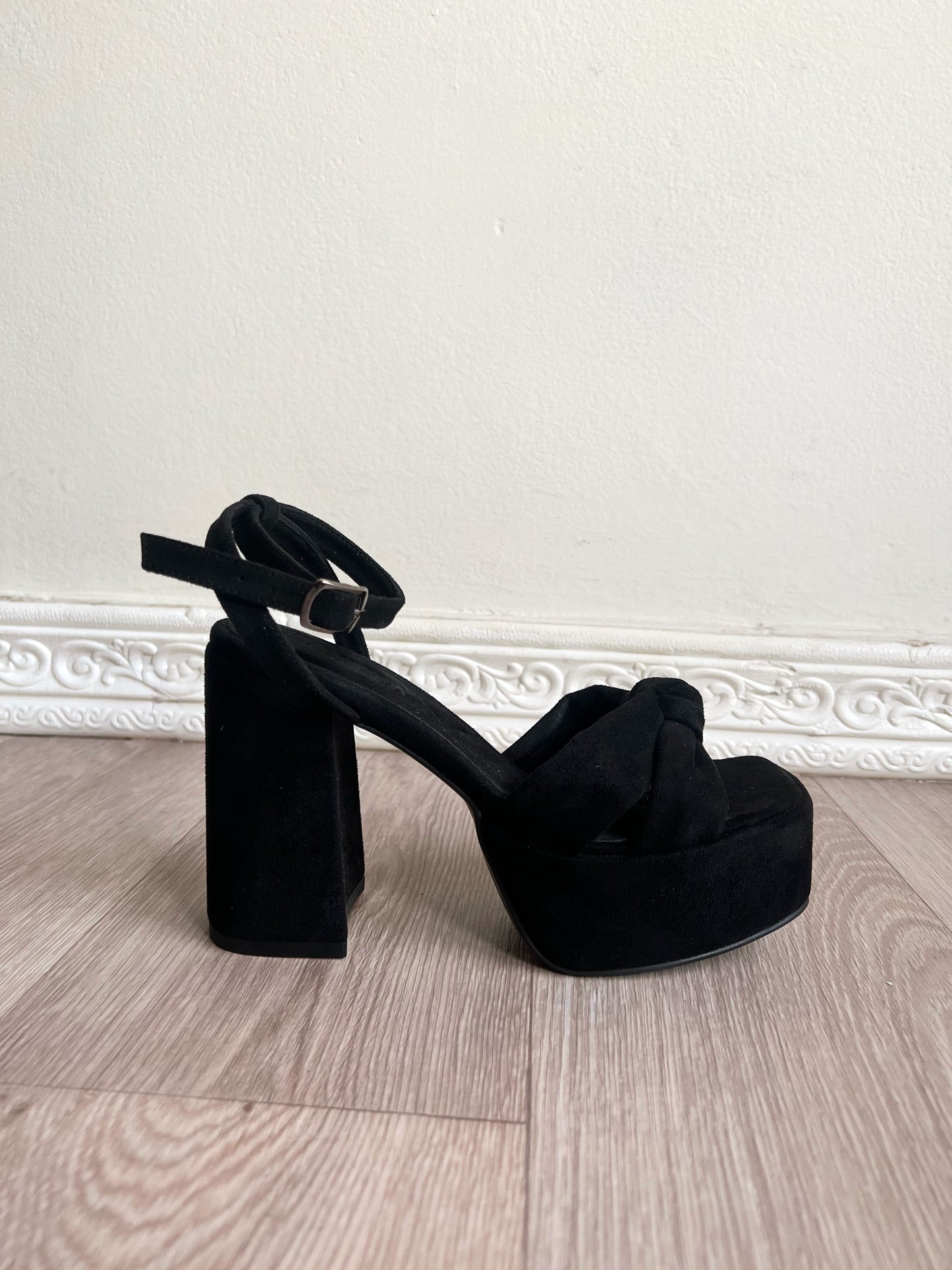 Tacón negro suede - Daisy