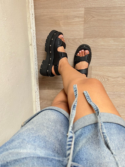 Sandalia tachas Ofelia - Negro