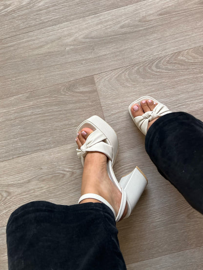 Tacón hueso - Daisy